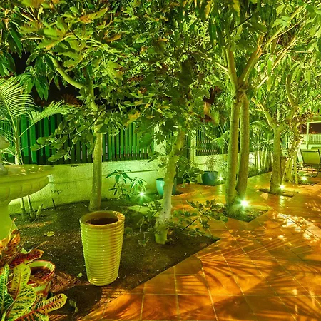 Santa Barbara Tropical Μασπαλόμας